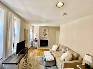 2 Thacher St APT 3, Boston, MA 02113
