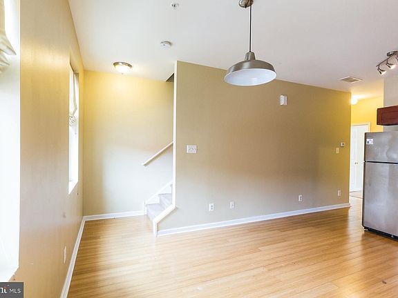 5th image of 909 N 19th St #B