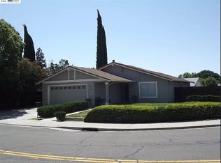 835 Almond Blossom Dr, Tracy, CA 95376