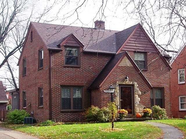 2nd image of 2440 Drummond Rd