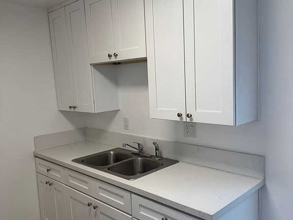 4th image of 121 N McClay St APT E