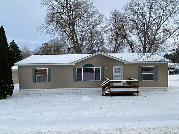 108 4th St, Hayti, SD 57241