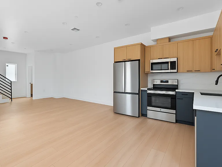2637 S Garth Ave — Photo 12
