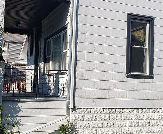 3rd image of 2031 N La Crosse Ave