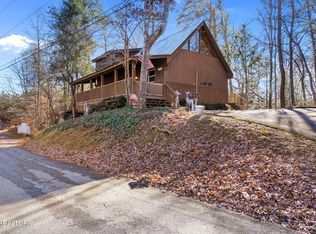 1518 Ridgecrest Dr, Sevierville, TN 37876
