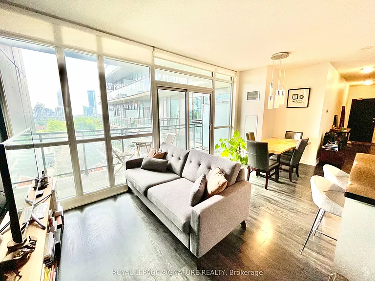 775 King St W #713 — Photo 4