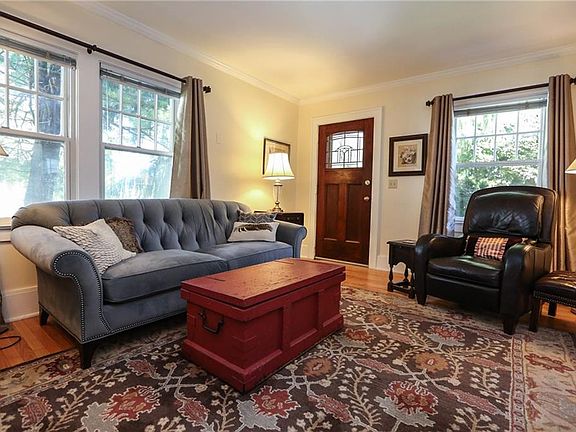 3rd image of 21 Washington Ave