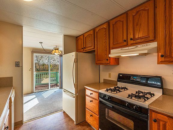 5th image of 2084 Mustang Ln