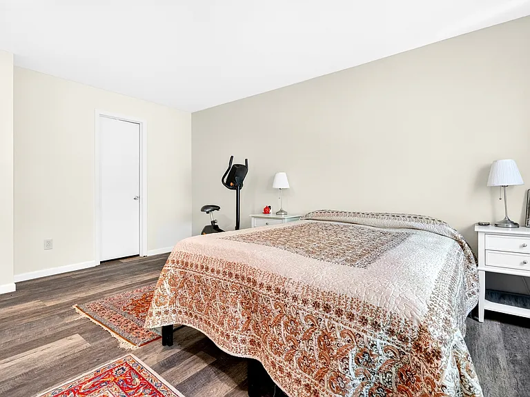138 Indian Hollow Ct — Photo 21