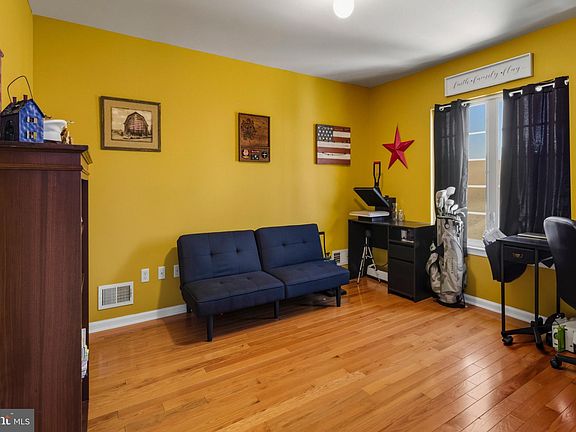 3rd image of 1017 Shira Ct