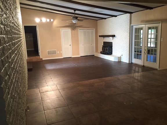 Family Room 1