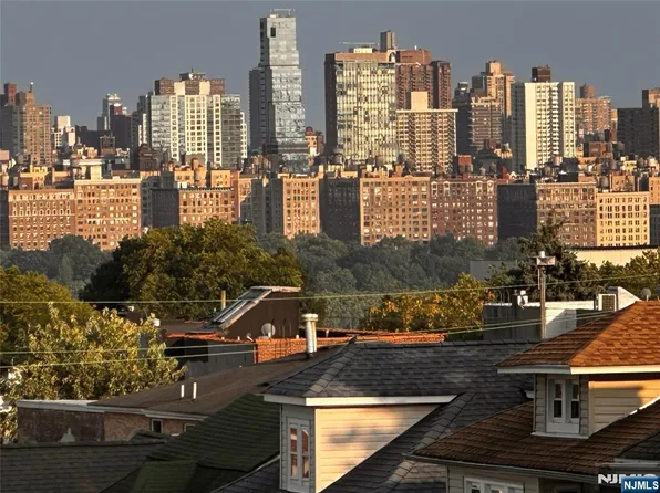 263 Morningside Avenue, Cliffside Park, NJ 07010