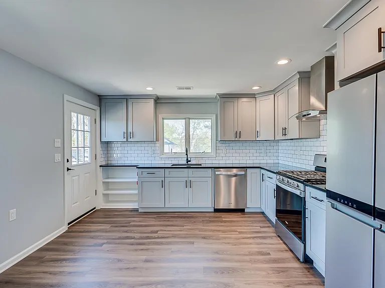 4 Wilcox Ave #B — Photo 7