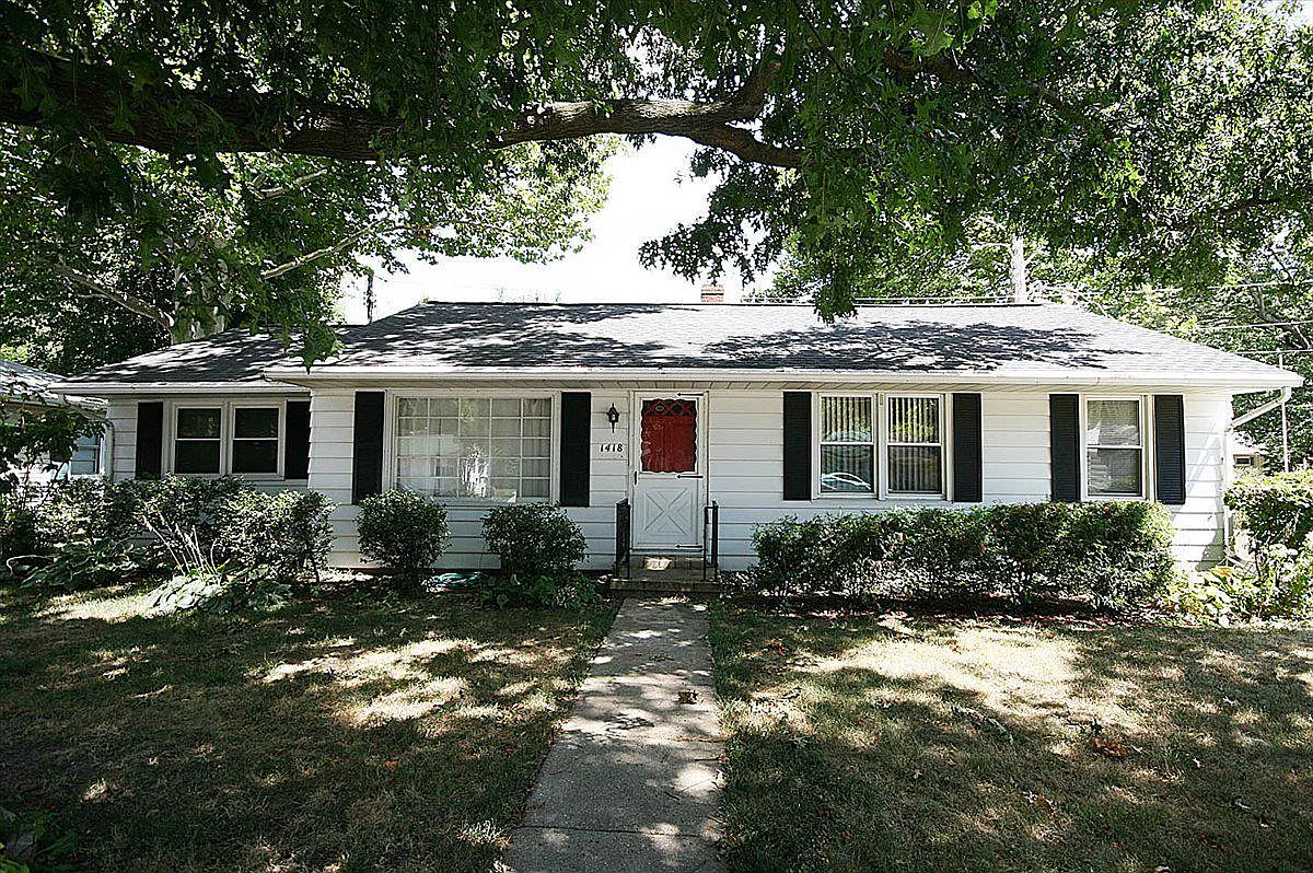 1418 S Mattis Ave photo 1