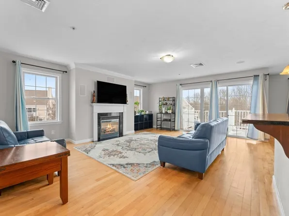 717 Hampton Way Unit 717, Abington, MA 02351