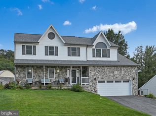 95 Chapel View Dr, Reinholds, PA 17569