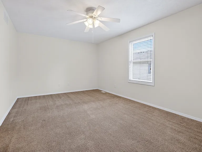 3 Ross Dr #6 — Photo 8