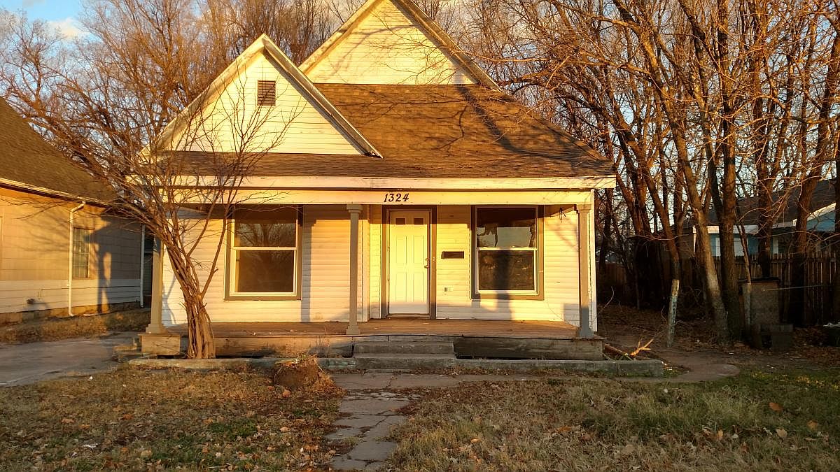 1324 S Emporia Ave Wichita KS 67211 Zillow   C855b16930d18d4e1bfc3c34e8fd0f65 Cc Ft 1536 