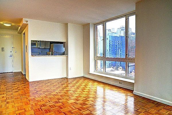 2nd image of 325 W 43rd St #22A