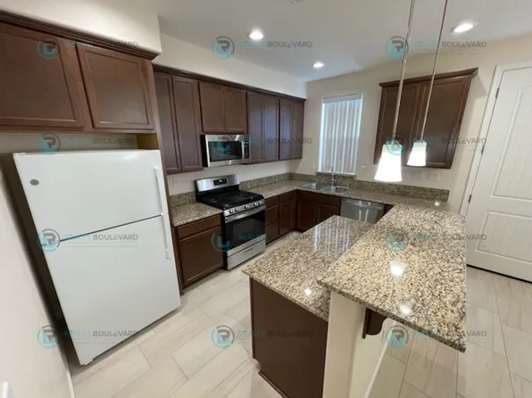 915 W End St, Carson City, NV 89701