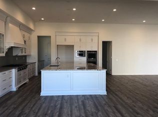 2534 Glasgow Dr, Carlsbad, CA 92010