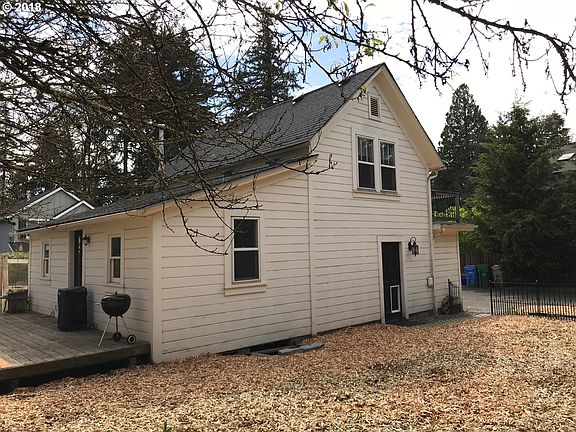 2nd image of 2321 SE Lost Meadow Ln