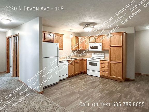 4th image of 2230 N Devon Ave #108