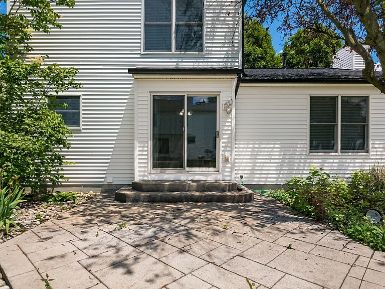 8607 Clover Glade Dr — Photo 38