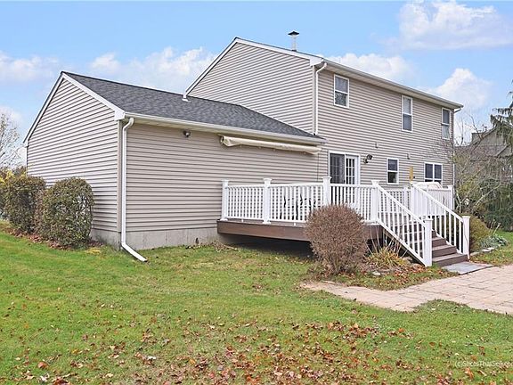 5th image of 112 Hidden Lake Dr