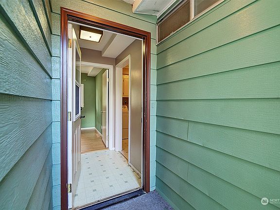 3rd image of 16113 126th Avenue E