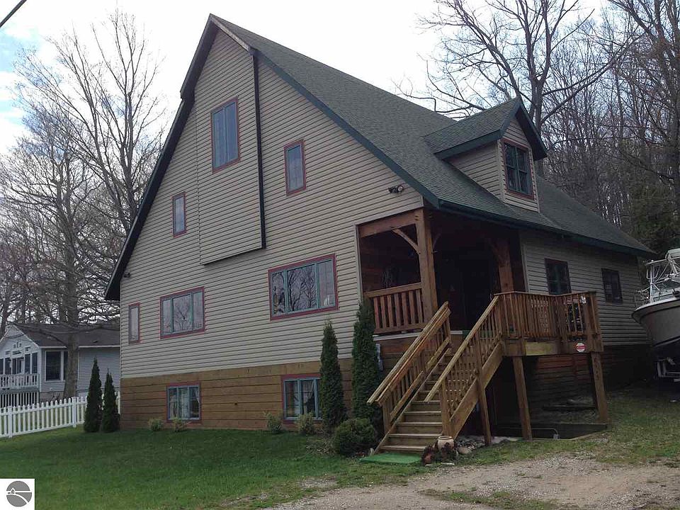 1st image of 6113 Crystal Ave