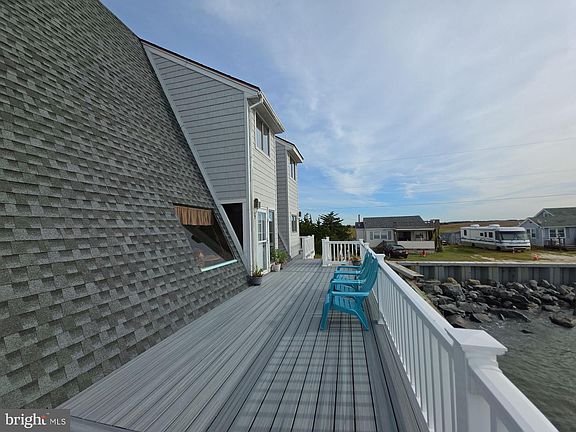5th image of 184 Cove Rd