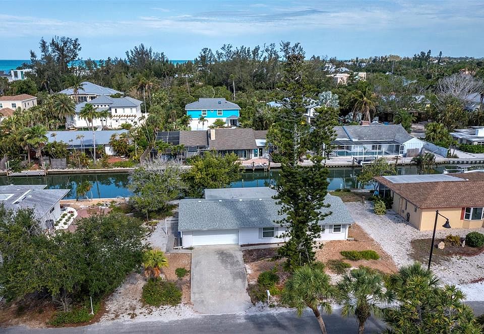 1st image of 535 De Narvaez Dr