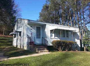 102 Spring Hill Dr, Kingwood, WV
