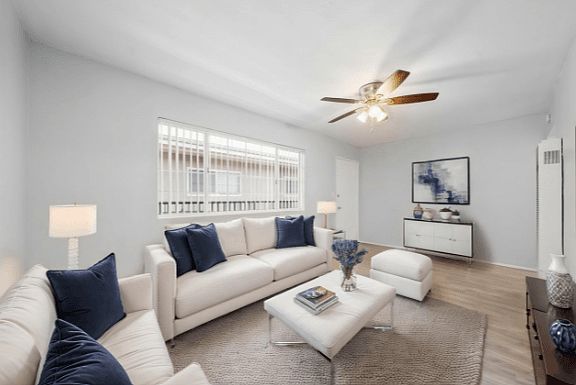 3rd image of 2232 Santa Fe Ave #3203