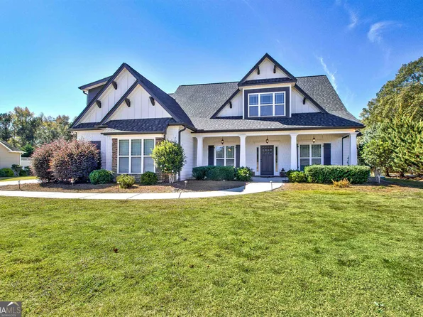 45 Water Oak Dr, Sharpsburg, GA 30277