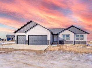13636 Redwood Way NW, Williston, ND 58801