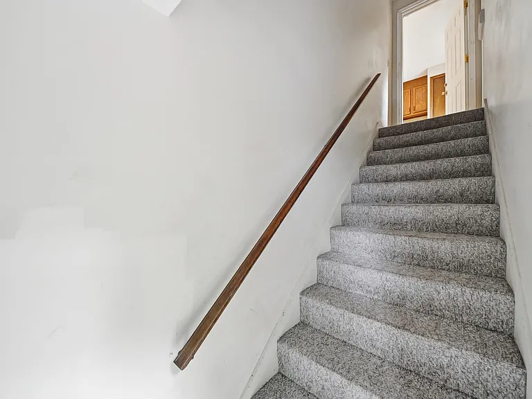 33 Elwood Ave #B — Photo 24