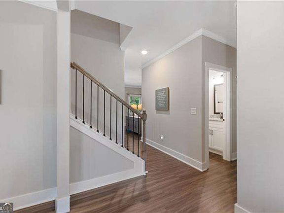 4th image of 68 Jeffrey Ln