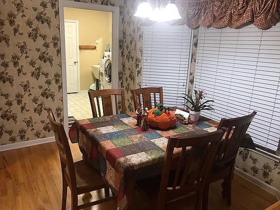2nd image of 58 Woodlawn Ln