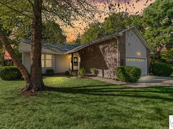 112 W Calvird Dr, Clinton, MO 64735