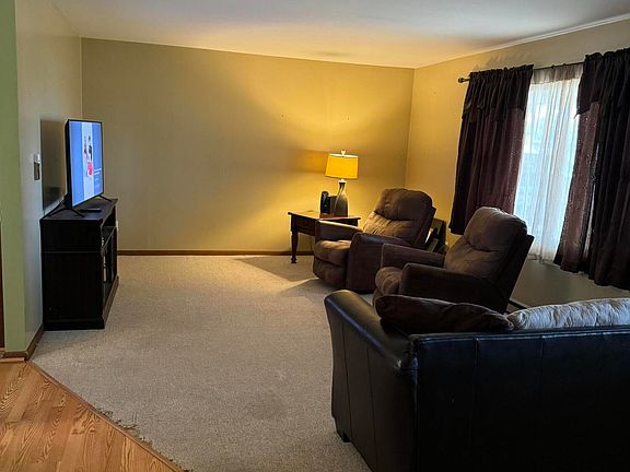 5th image of 1115 East Ave