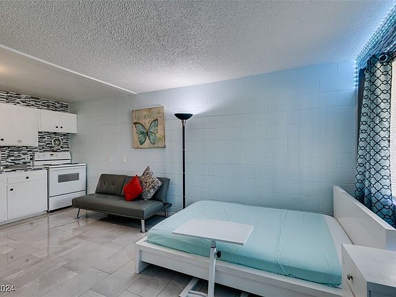 2nd image of 3726 Hazelwood St APT 2