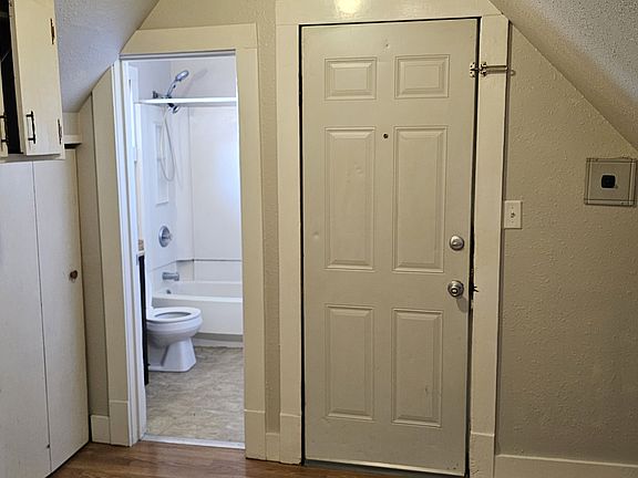 5th image of 508 Pleasant Ave APT 3
