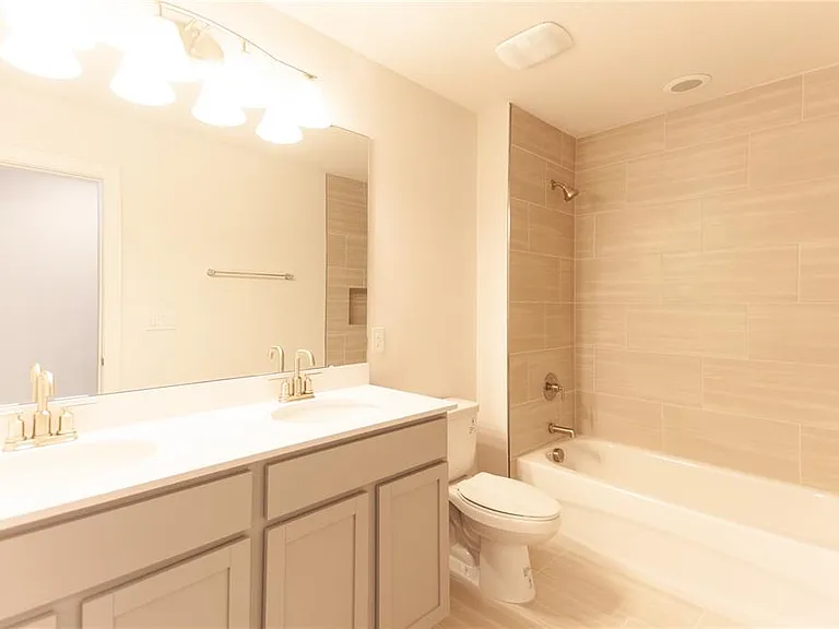 820 Lowood Ct — Photo 28