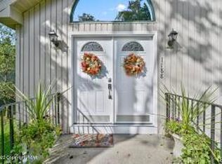 1188 Trapper Ln, Pocono Summit, PA 18346