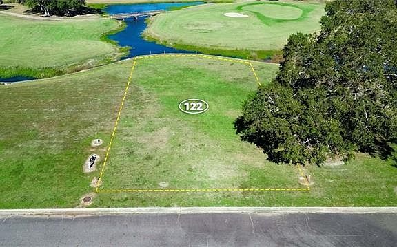 2nd image of 122 Wateredge Cir