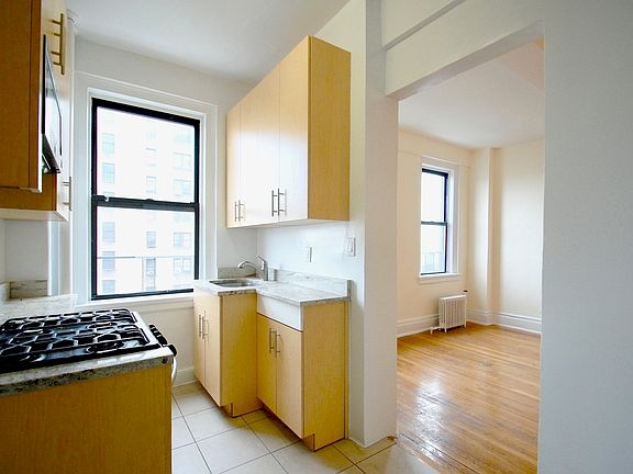 2nd image of 639 W 173rd St APT 8C