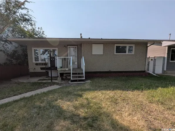 921 Weldon AVENUE, Saskatoon, SK S7M 2V5