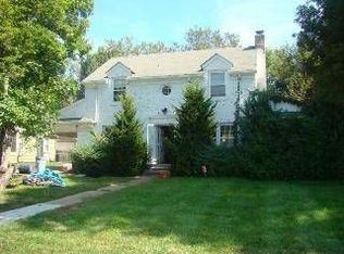 7715 Ward Pkwy, Kansas City, MO 64114